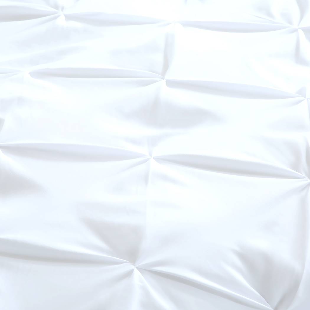 DreamZ Diamond Pintuck Duvet Cover Pillow Case Set in Full Size in White