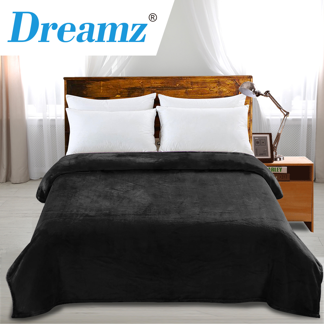 DreamZ 320GSM 220x160cm Ultra Soft Mink Blanket Warm Throw in Black Colour